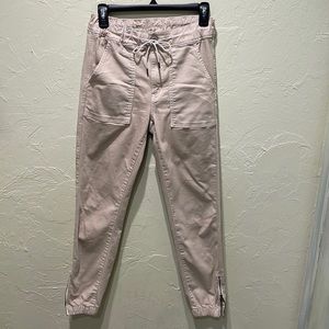 American Eagle size 6 khaki next level stretch ankle pants